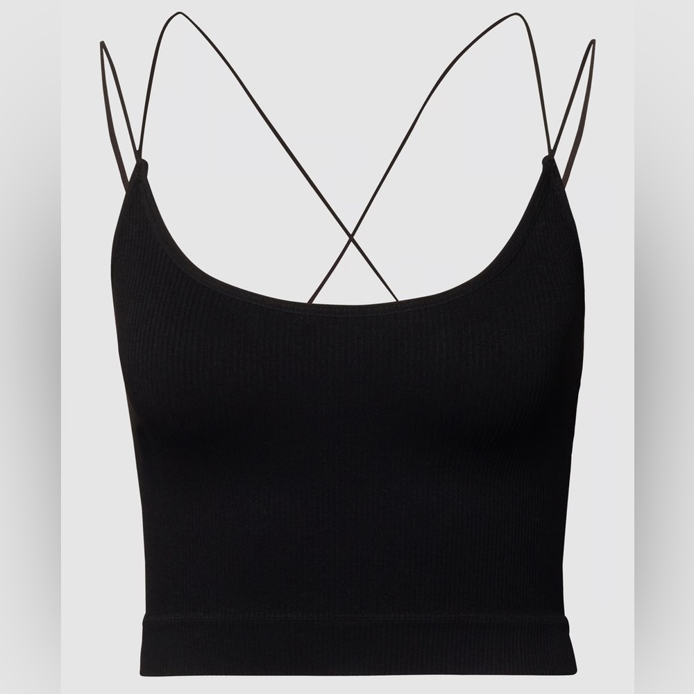 UO BDG Strappy Cropped Tank Top - Picture 3 of 6